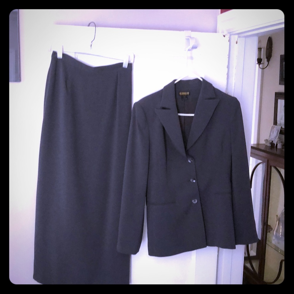 Gray jacket and skirt